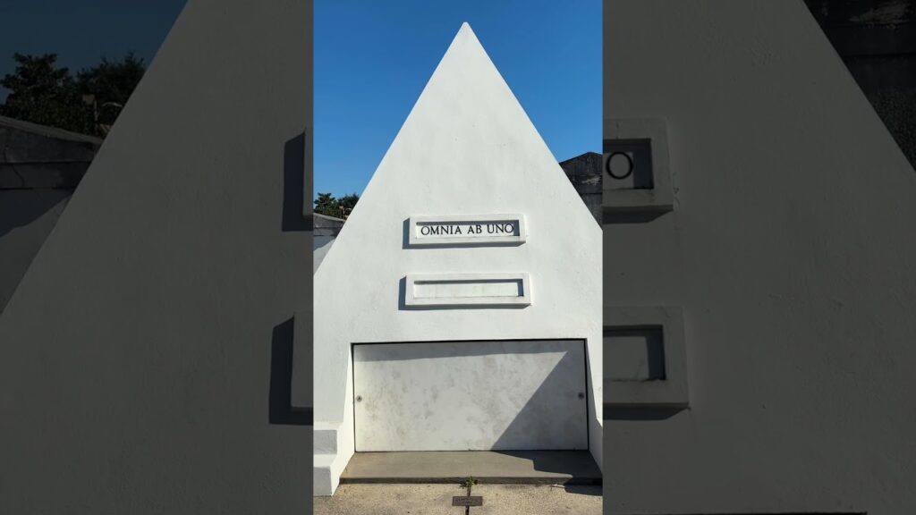 The Best New Orleans Cemetery Tours #travel #vacation