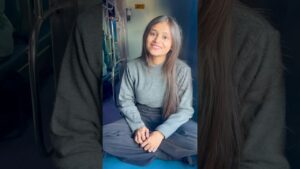 Bhelpuri in Train | #bhelpuri #travelblog #viralshort #food #recipe #easyrecipe #ytshorts #cooking